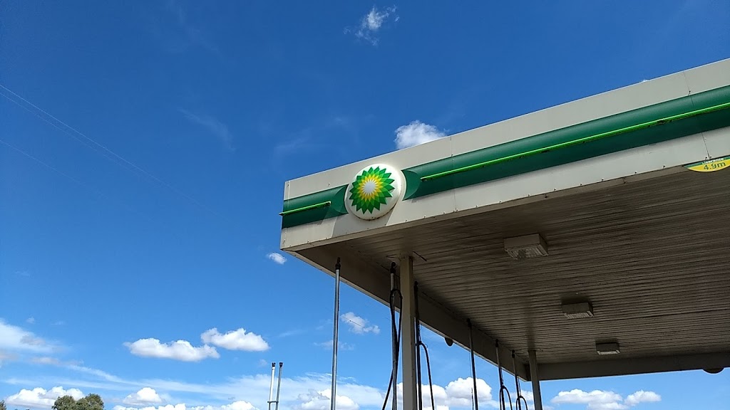 BP | gas station | Sturt Hwy, Darlington Point NSW 2706, Australia | 0269684369 OR +61 2 6968 4369