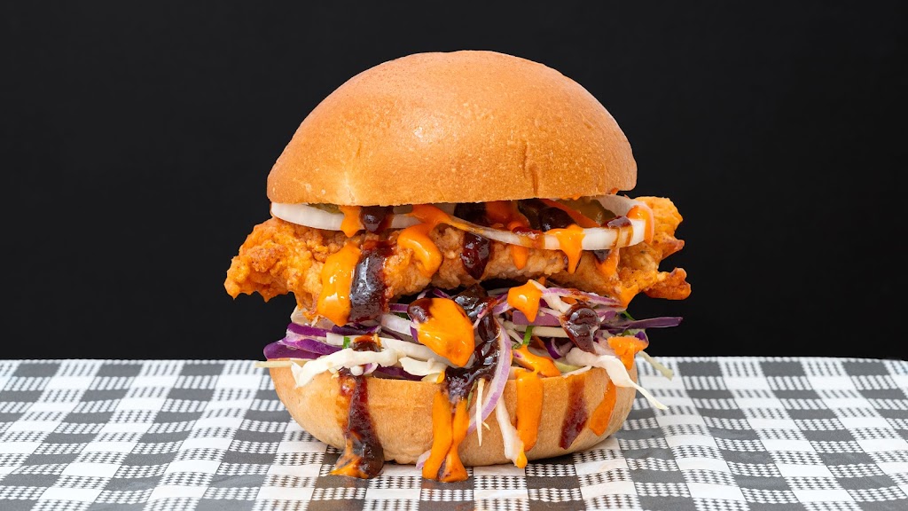 Crispy Lettuce Burgers & Fried Chicken ( Elermore Vale ) | 138 Croudace Rd, Elermore Vale NSW 2287, Australia | Phone: (02) 4072 3299