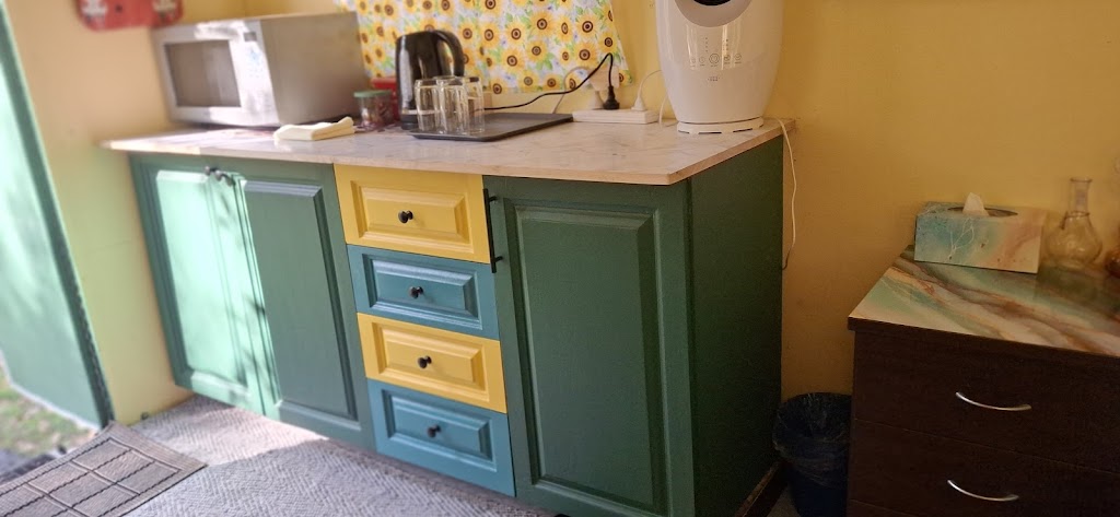 Rustic-Sunflower Guest House | 22A Scriven St, Mount Crosby QLD 4306, Australia | Phone: 0400 736 671