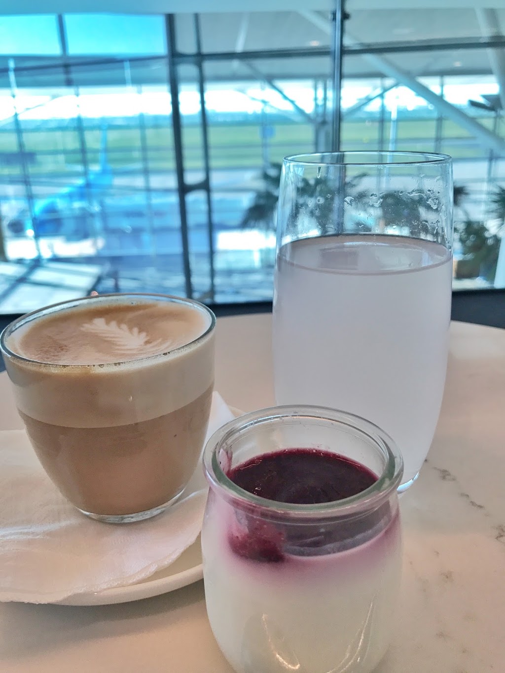 The Qantas Brisbane International Lounge | 4, 42-44 Qantas Dr, Brisbane Airport QLD 4009, Australia | Phone: (07) 3867 3370