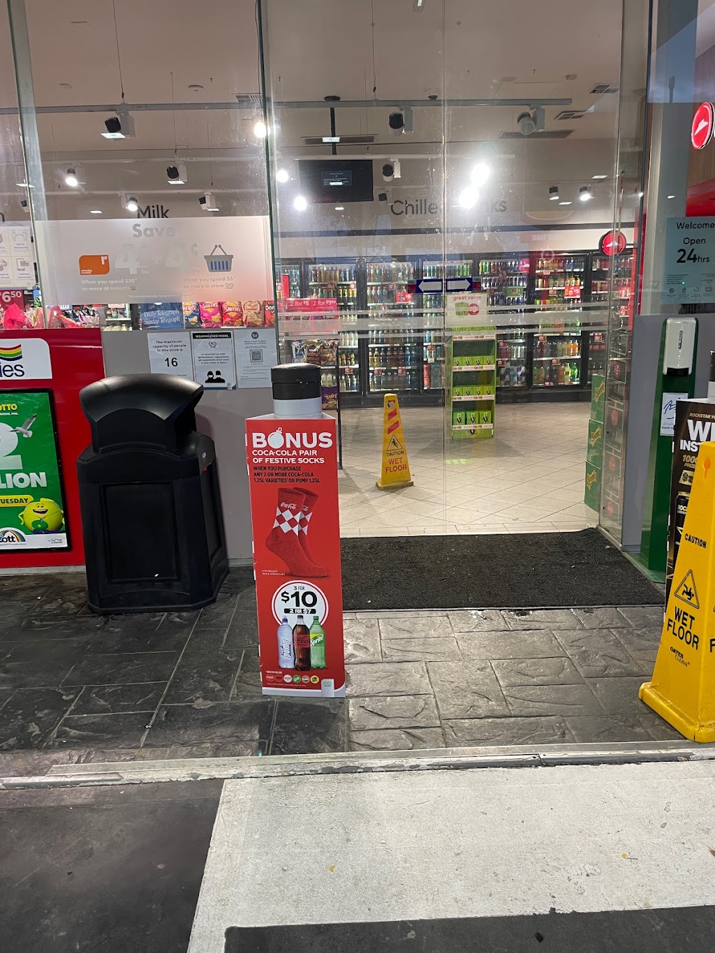 Caltex Woolworths | gas station | 66 Parker St, Penrith NSW 2747, Australia | 0247211505 OR +61 2 4721 1505