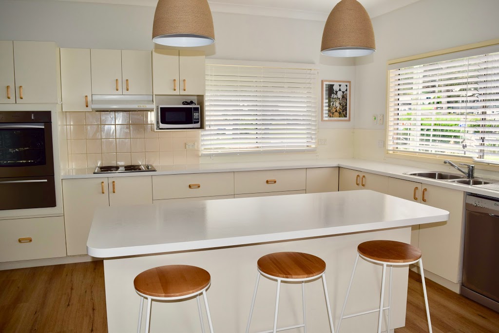 Lorne Stay Holiday Rental | 35 William St, Lorne VIC 3232, Australia | Phone: 0423 937 387