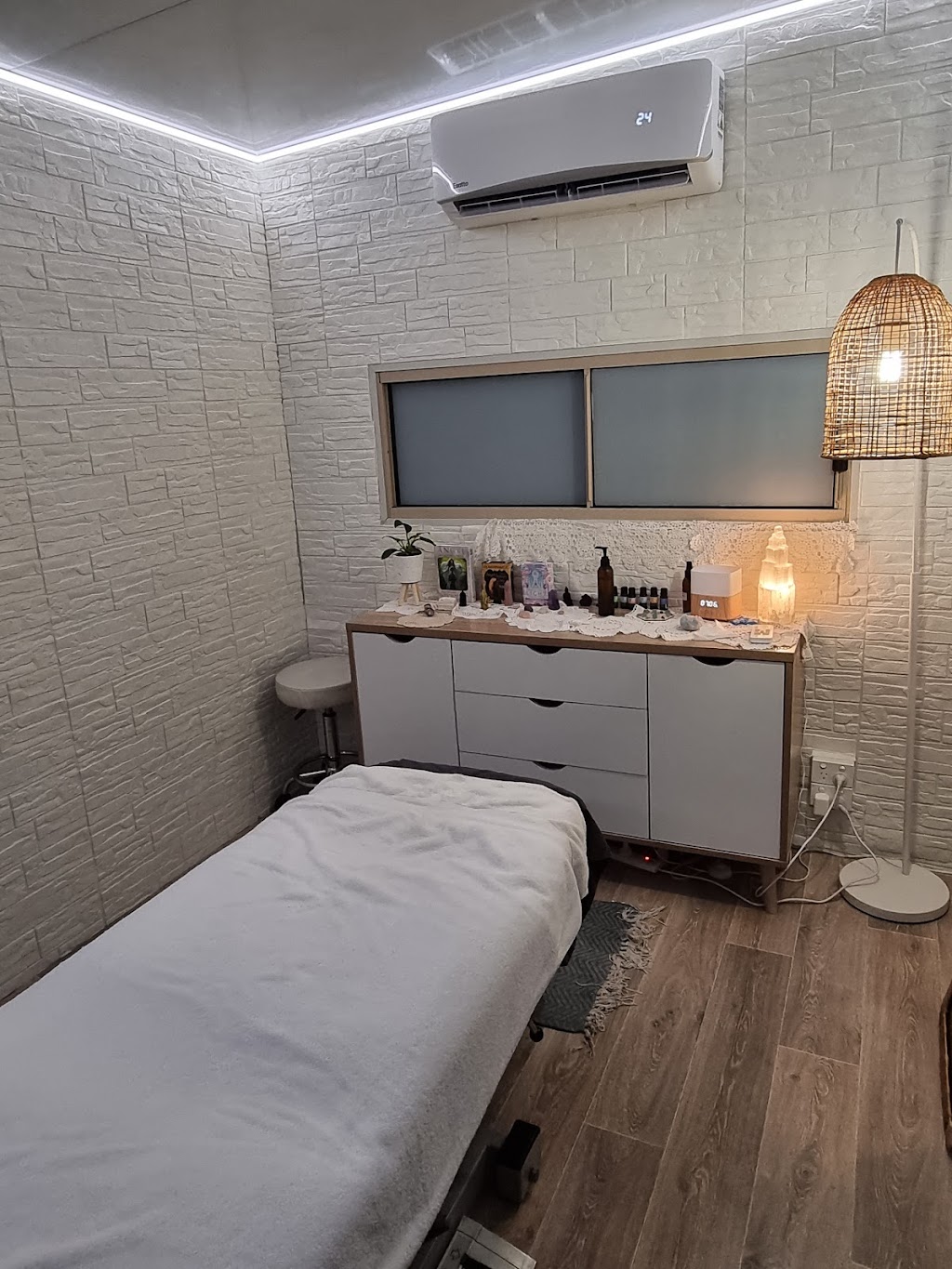 Forget Me Knot- Massage and Healing (Narre Warren) | 1 Uplands Ct, Narre Warren VIC 3805, Australia | Phone: 0412 543 329