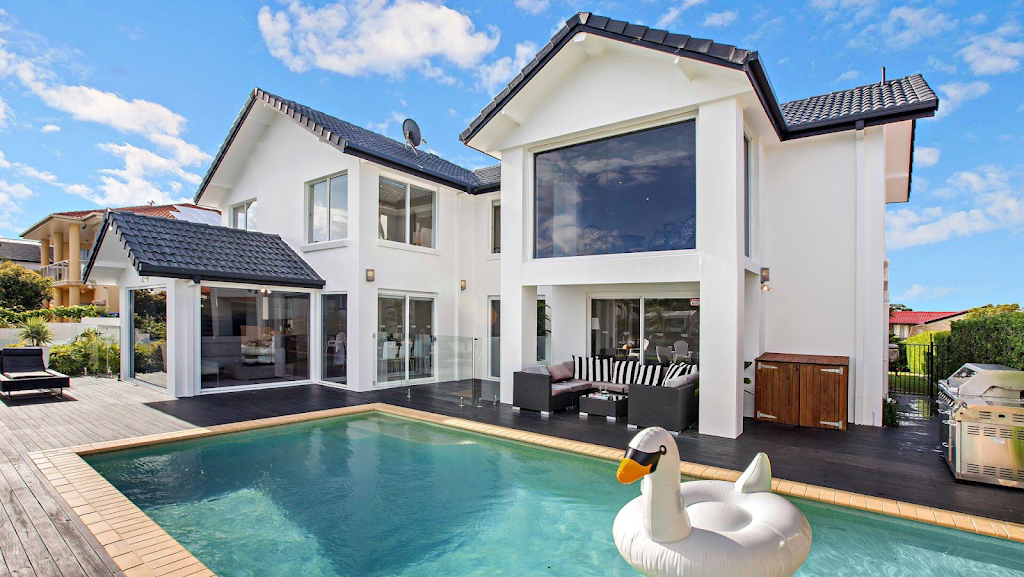 Bella Volante | lodging | 5 Volante Cres, Mermaid Waters QLD 4218, Australia | 0756410108 OR +61 7 5641 0108