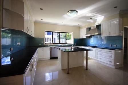Archer Glass | 3 Jaybel St, Salisbury QLD 4107, Australia | Phone: (07) 3276 8222