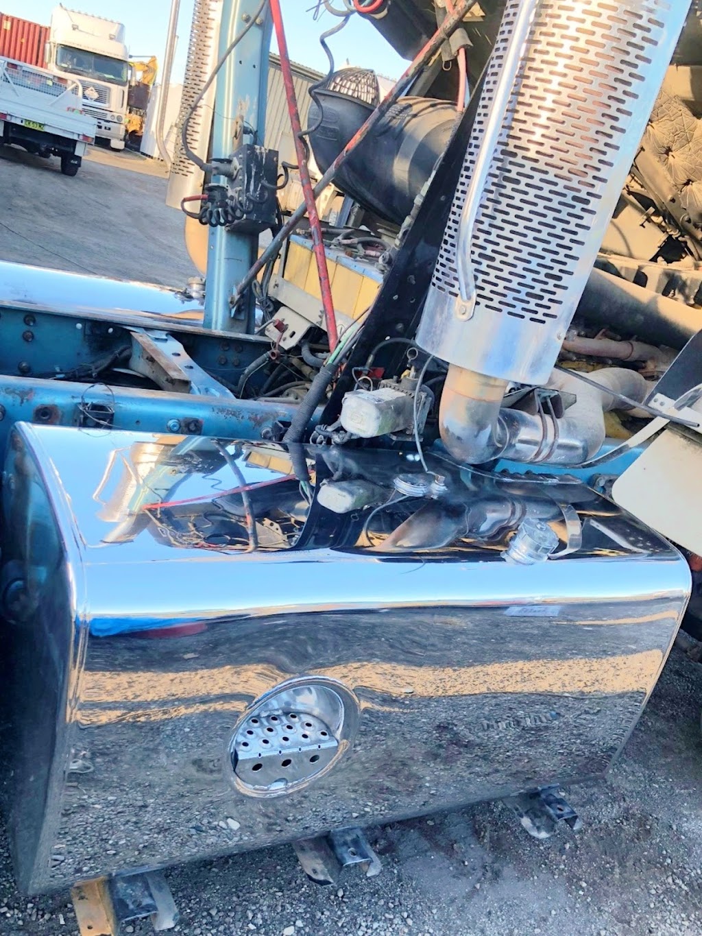 Mobile Truck Polishing | 7 Edgar St, Yagoona NSW 2199, Australia | Phone: 0468 371 051