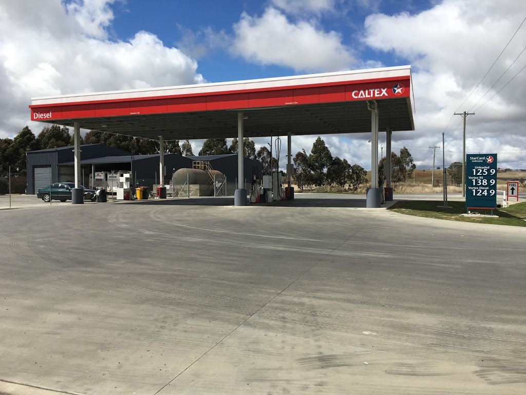 Newmans Fuels and Bus Services - 24/7 Fuel | gas station | 3 Maria St, Blayney NSW 2799, Australia | 0263682634 OR +61 2 6368 2634