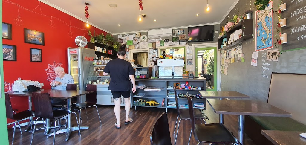 Its a coffee shop, Bentleigh Cafe Crems | cafe | 45 Patterson Rd, Bentleigh VIC 3204, Australia | 0395571022 OR +61 3 9557 1022