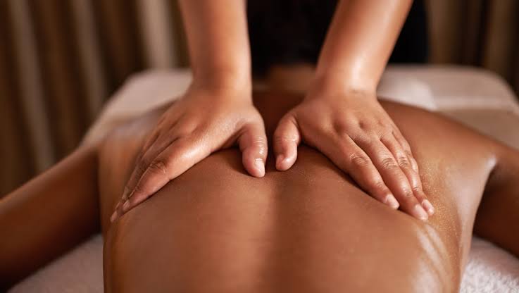 A’more massage | 144A Buckley St, Essendon VIC 3040, Australia | Phone: 0457 695 936