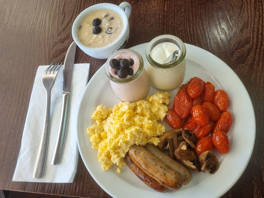 Lilies Restaurant & Bar | 1/21 Routley Dr, Kooralbyn QLD 4285, Australia | Phone: (07) 5544 5924