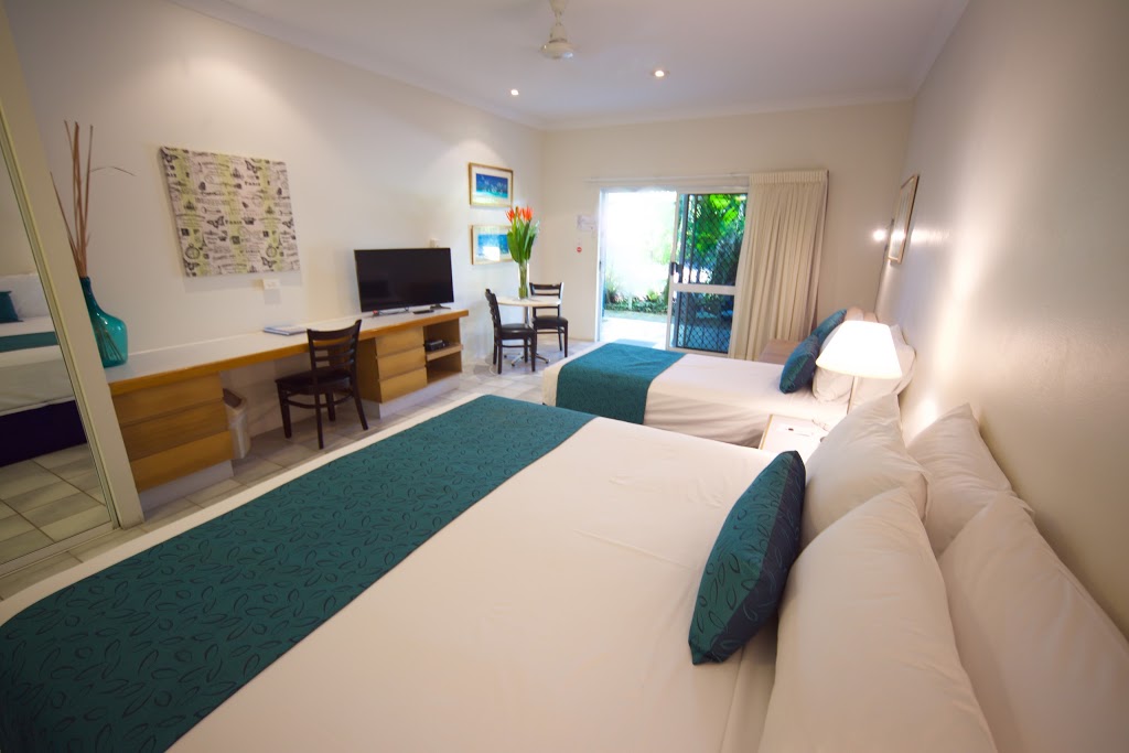 Lazy Lizard Motor Inn | 121 Davidson St, Port Douglas QLD 4877, Australia | Phone: (07) 4099 5900