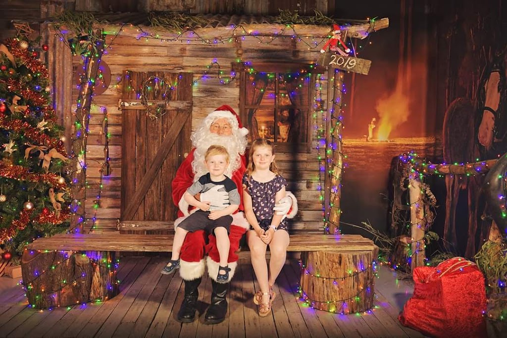 Drouin Santa Photos | 51 Wellwood Rd, Drouin VIC 3818, Australia | Phone: 0412 942 897