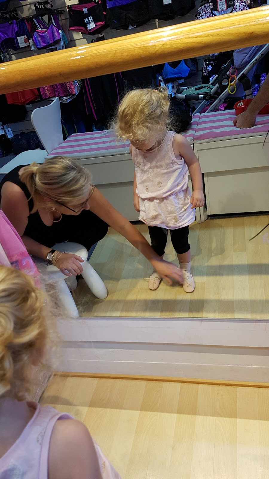 Spangles Dancewear | 3/2A Redman Rd, Dee Why NSW 2099, Australia | Phone: (02) 9971 2441