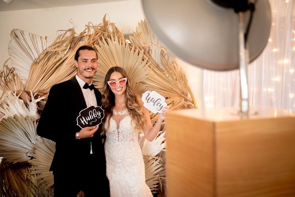 Botanical Photo Booths | Heeb St, Ashmore QLD 4214, Australia | Phone: 0423 065 575