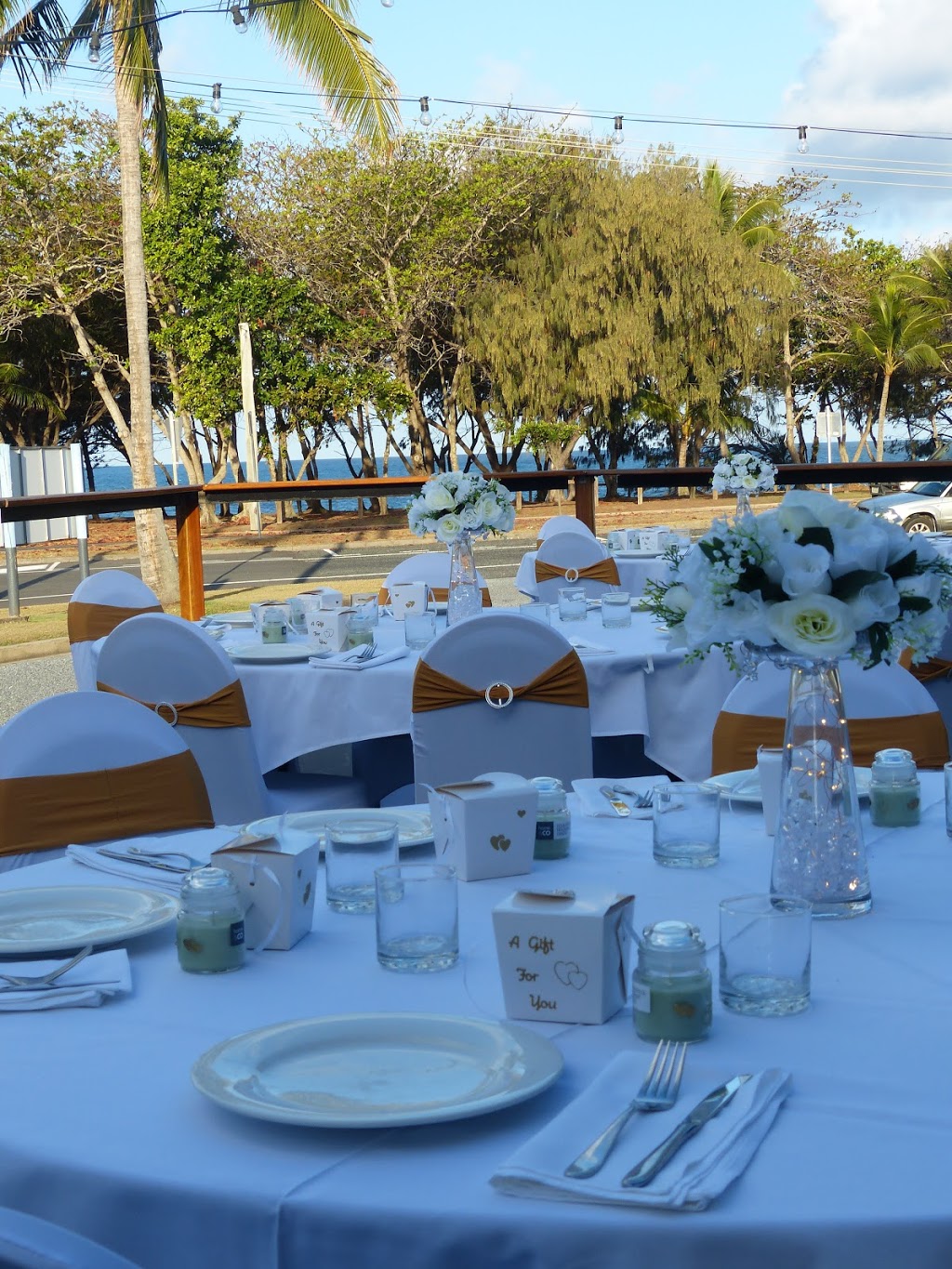 The Seabreeze Hotel | restaurant | 72 Pacific Esplanade, Mackay QLD 4740, Australia | 0749551644 OR +61 7 4955 1644