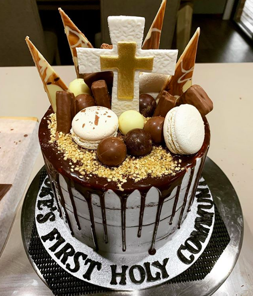 Carla Mays Cakes | bakery | Hocking Ave, Mount Clear VIC 3350, Australia | 0421556335 OR +61 421 556 335