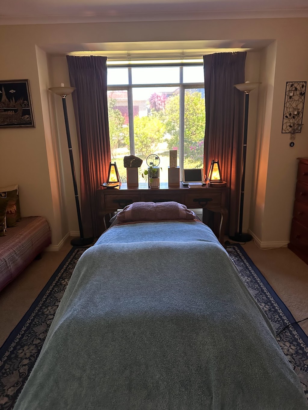 Sriwan Holistic & Integrative Therapeutic Massage | 77 Walker Dr, Drouin VIC 3818, Australia | Phone: 0439 404 185