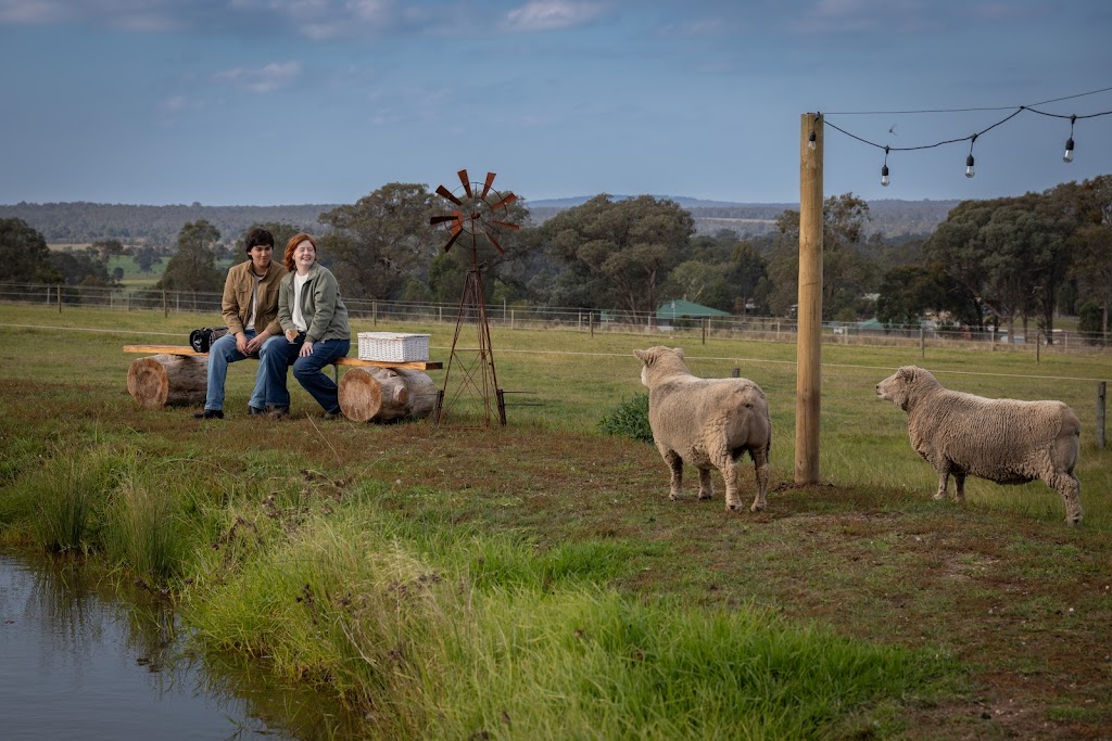 Banjos Cabin Gippsland B&B | 1177 Heyfield-Seaton Rd, Seaton VIC 3858, Australia | Phone: 0411 524 227