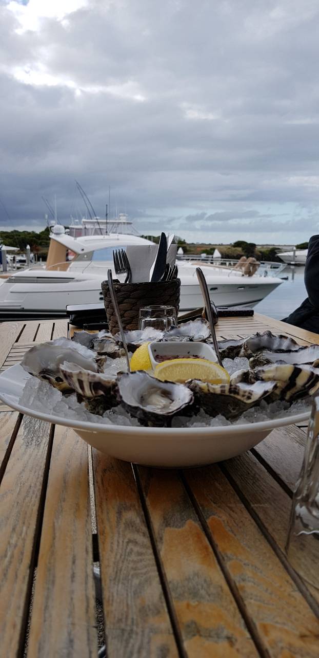 Scullys Oyster Bar and Grill | 4/4 Wharf St E, Queenscliff VIC 3225, Australia | Phone: (03) 5258 4377