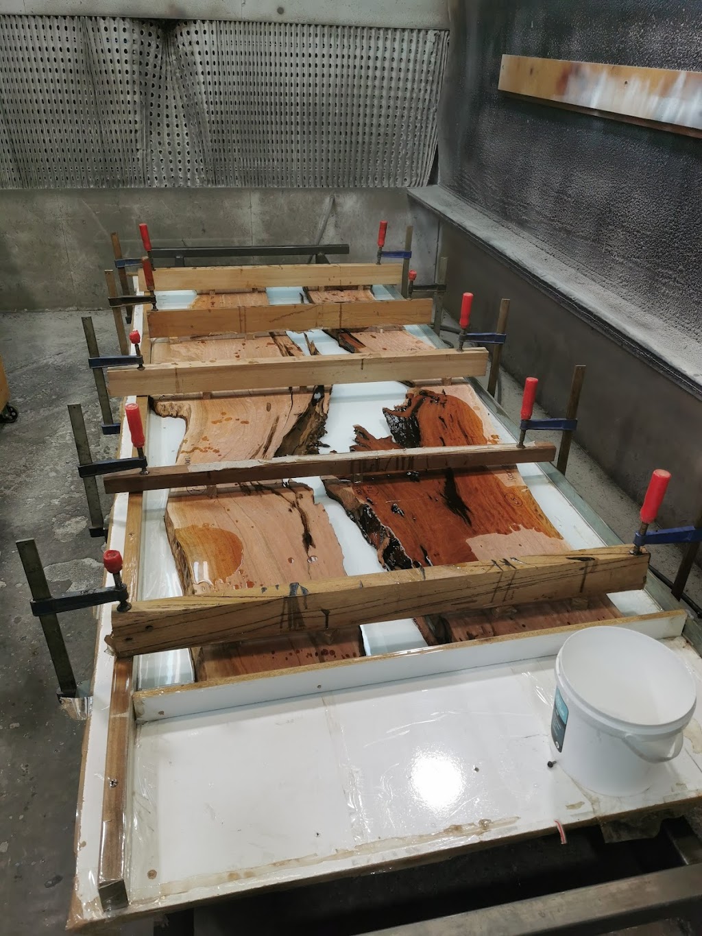 Newcastle Timber Slabs | 16 Walter Parade, Black Hill NSW 2322, Australia | Phone: 0402 907 409