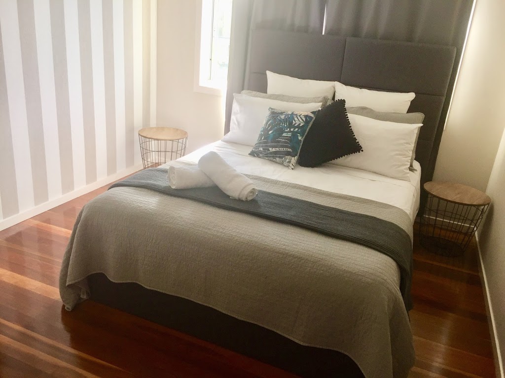 Kellys Bed & Breakfast Hervey Bay | 37 Miller St, Urangan QLD 4655, Australia | Phone: 0433 433 594