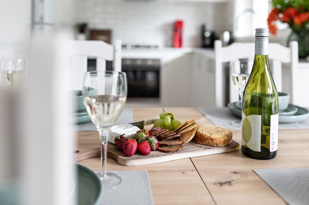 Paws by the Sea | 13 Loch Ard Dr, Ocean Grove VIC 3226, Australia | Phone: 0413 847 674
