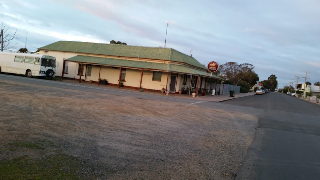 Commercial Hotel | lodging | 44 Swann St, Brim VIC 3391, Australia | 0353904250 OR +61 3 5390 4250