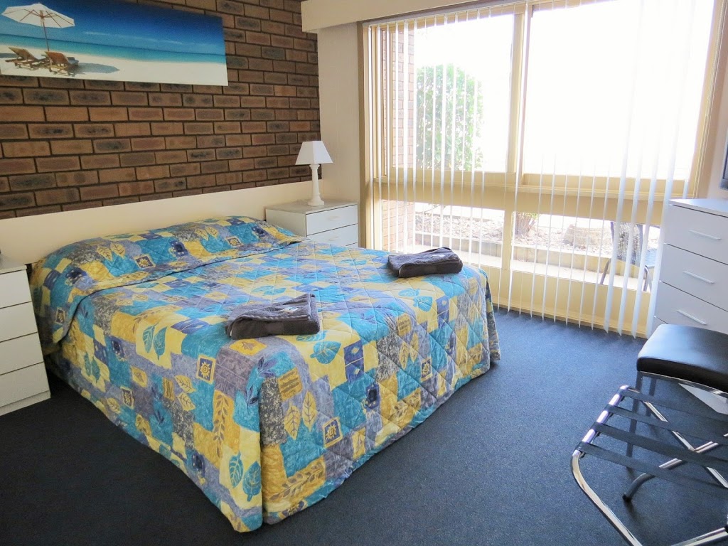 Chapman Court Holiday Units | lodging | 3 Chapman Ave, Merimbula NSW 2548, Australia | 0264951780 OR +61 2 6495 1780