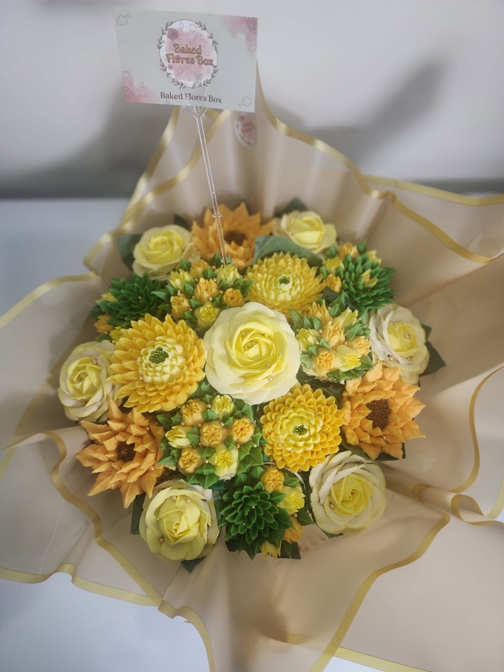 Baked Flores Box - Floral Cupcake bouquet Penrith | 12 Vista St, Penrith NSW 2750, Australia | Phone: 0494 617 353