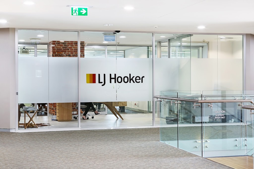 LJ Hooker Property Hub | 102, 104/6 Waterfront Pl, Robina QLD 4226, Australia | Phone: (07) 5593 0044
