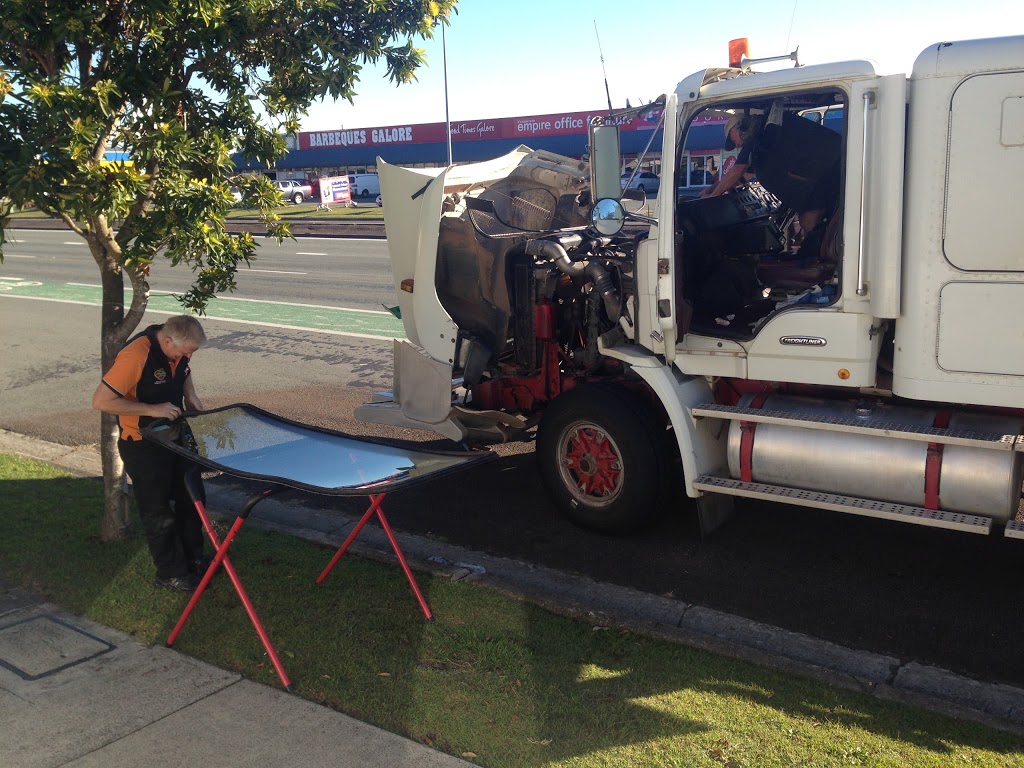 Local Guys Windscreens & Tinting | car repair | Unit 5/4 Waterview St, Warana QLD 4575, Australia | 0754388777 OR +61 7 5438 8777