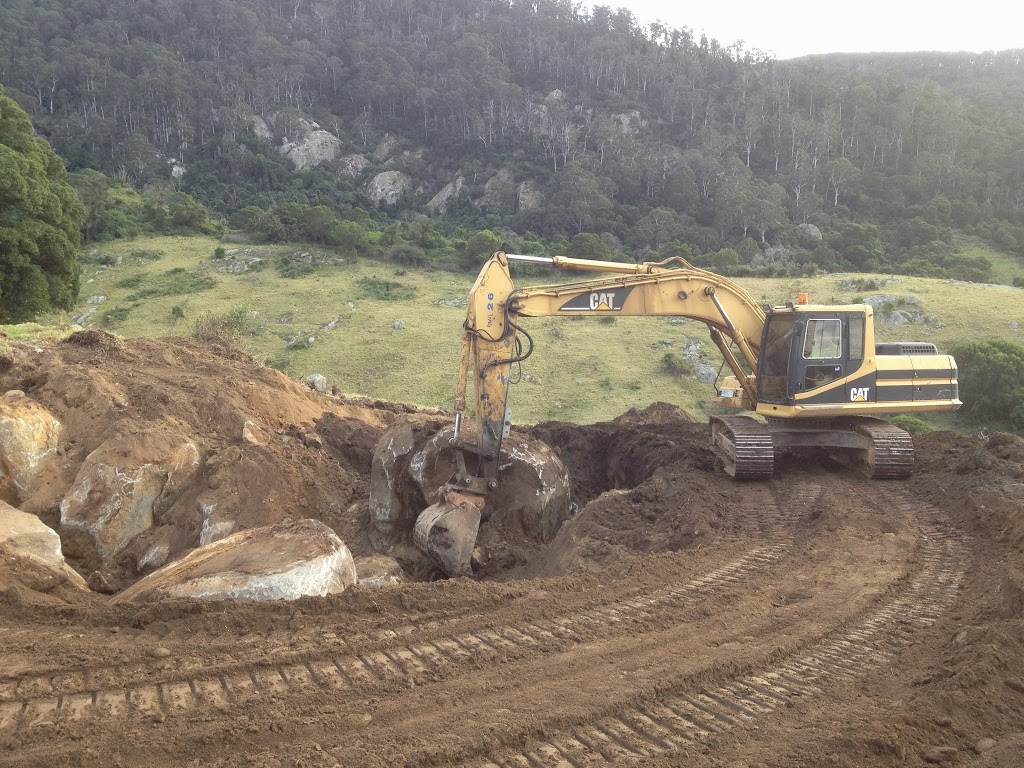 Narooma Earthmoving | general contractor | 1 Old South Coast Rd, Narooma NSW 2546, Australia | 0439354121 OR +61 439 354 121