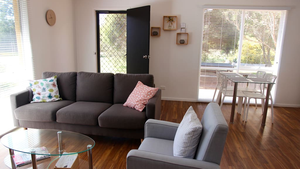 Bells Beach Cottages | 35 Dunloe Ct, Bells Beach VIC 3228, Australia | Phone: (03) 5261 5243