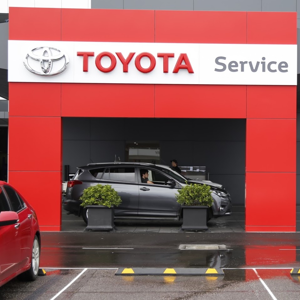 Peter Warren Toyota | car repair | 13 Hume Hwy, Warwick Farm NSW 2170, Australia | 0298288777 OR +61 2 9828 8777