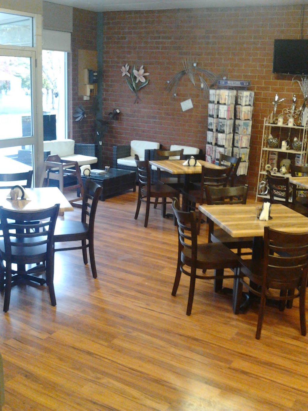 Boolarra Store | cafe | 9 Tarwin St, Boolarra VIC 3870, Australia | 0351696452 OR +61 3 5169 6452