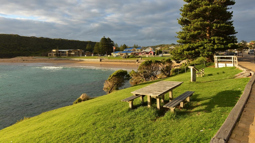 诺福克松 | park | 12 Lord St, Port Campbell VIC 3269, Australia