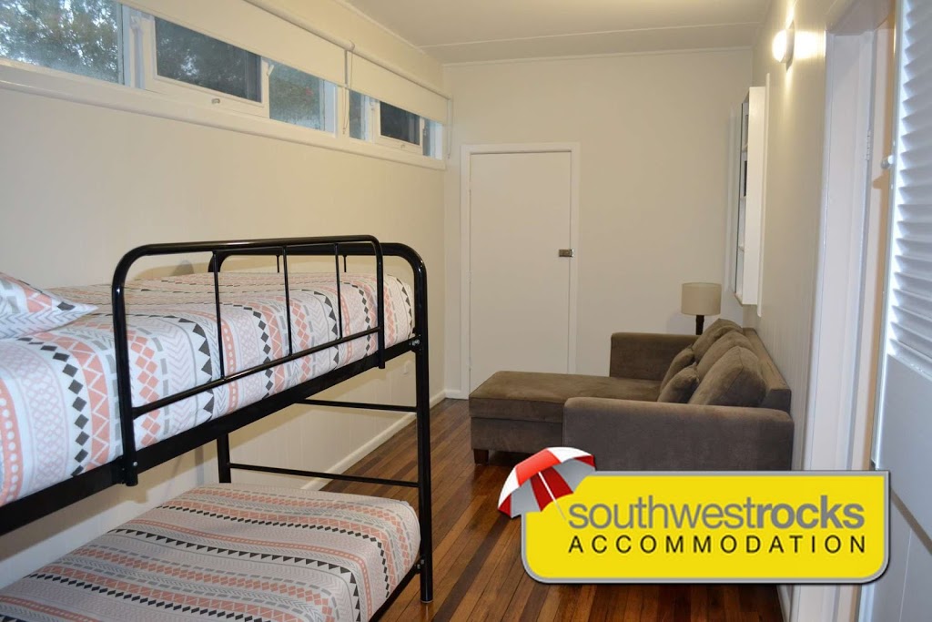 Beach House | lodging | 18 Bay St, Hat Head NSW 2440, Australia | 0265666116 OR +61 2 6566 6116