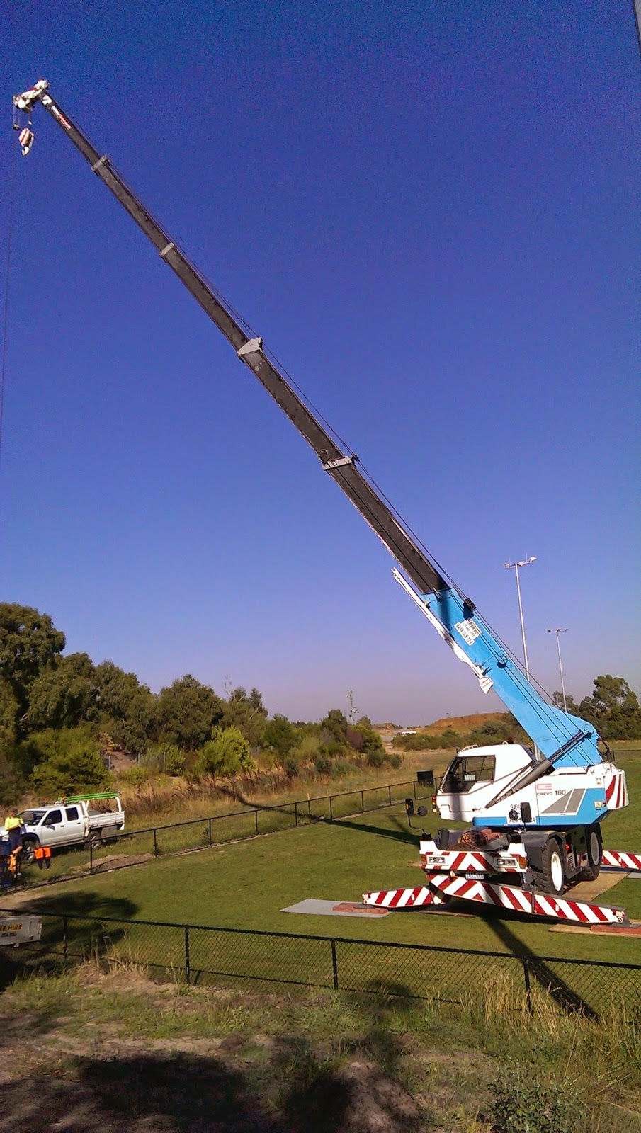 Savage Crane Hire | Whitfield Blvd, Cranbourne West VIC 3977, Australia | Phone: 0438 768 224