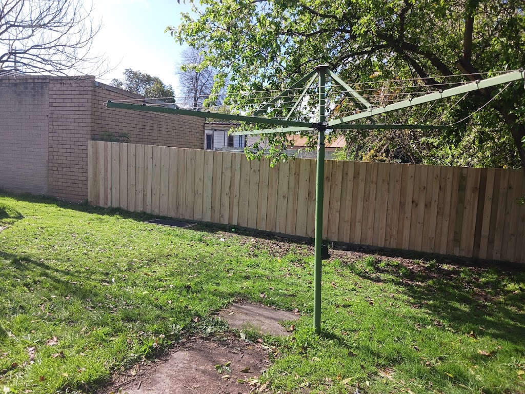 KDG fencing and maintenance | 1 Barry St, Moe VIC 3825, Australia | Phone: 0400 915 353