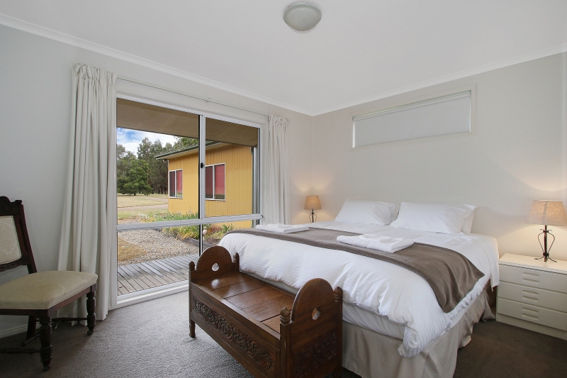Feathertop Views and Dorm | lodging | 5a Mcmahons Ln, Smoko VIC 3741, Australia | 0357552275 OR +61 3 5755 2275