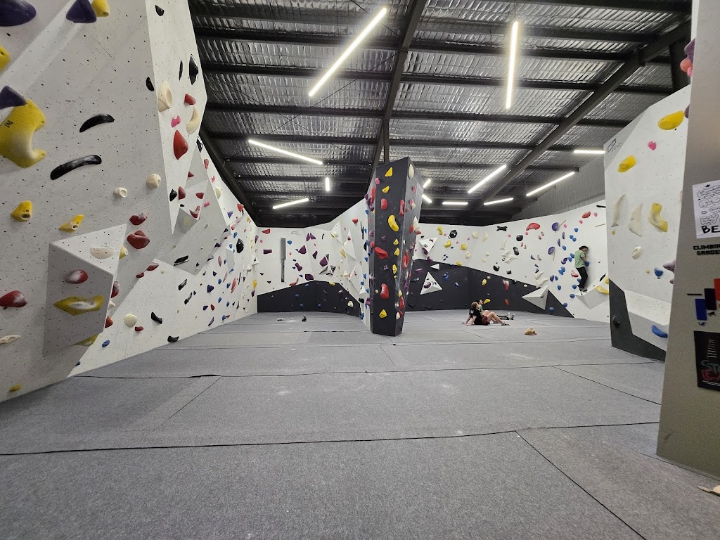 Stone Monkeys Bouldering | 11 Baggs St, Jindabyne NSW 2627, Australia | Phone: (02) 6106 9601