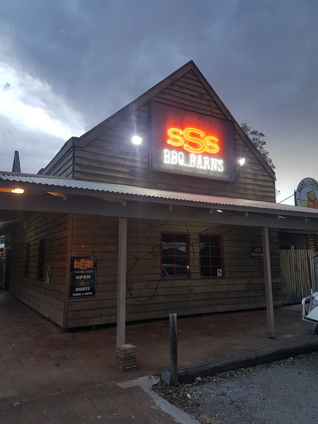 SSS BBQ Barns | New England Hwy &, Craigends Ln, Tamworth NSW 2340, Australia | Phone: (02) 6762 2238