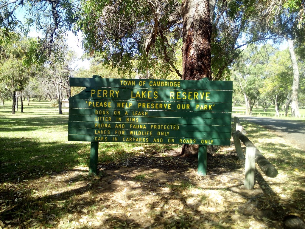 Dog Exercise Area, Perry Lakes | park | Floreat WA 6014, Australia | 0893476000 OR +61 8 9347 6000