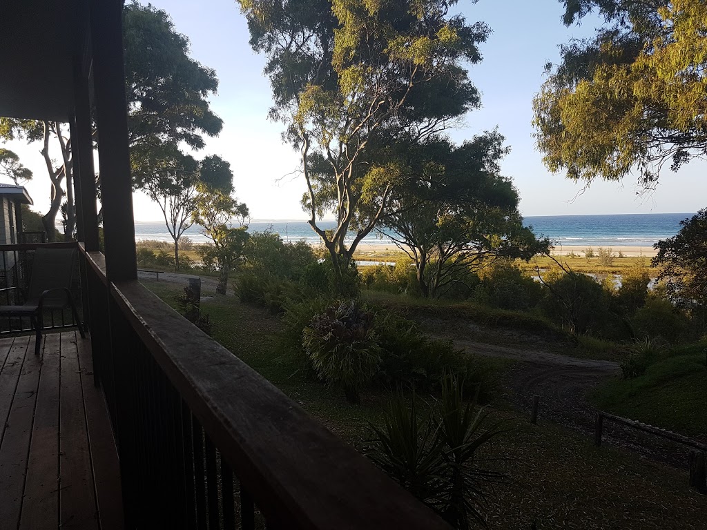 Waddy Lodge on Fraser Island | Waddy Point, Fraser Island QLD 4581, Australia | Phone: (07) 4127 9206