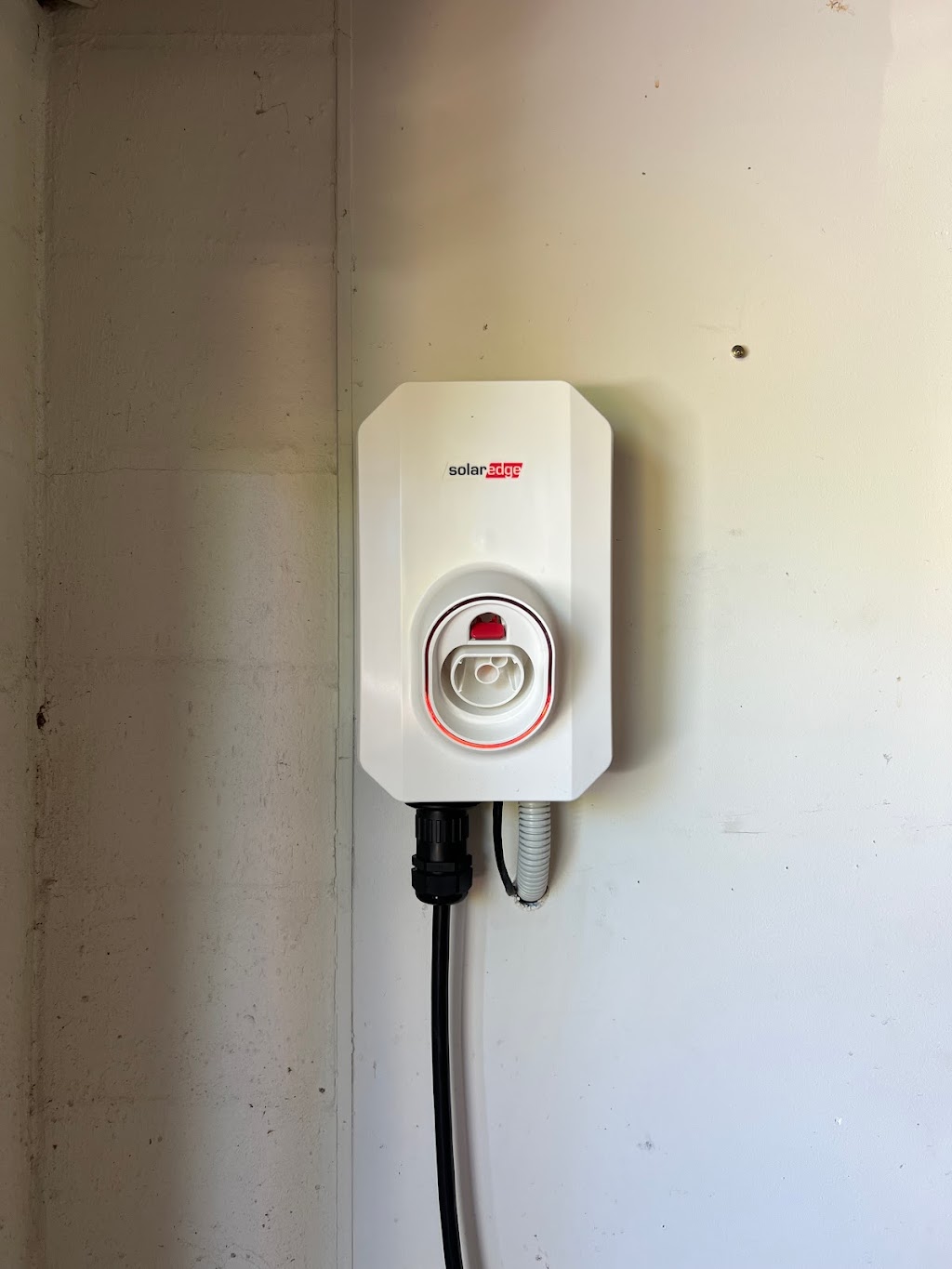 Earth and Sun Electrical | 63 Alcorn St, Suffolk Park NSW 2481, Australia | Phone: 0402 113 231