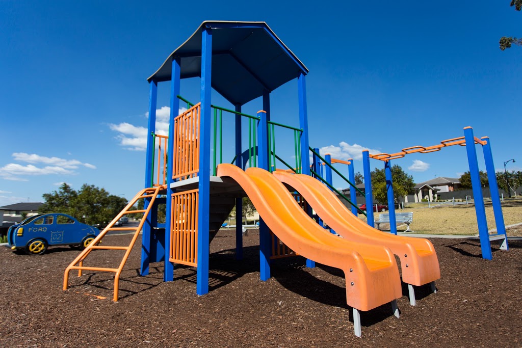 Cameron Park Community Centre Playground |  | 107 Northlakes Dr, Cameron Park NSW 2285, Australia | 0249081140 OR +61 2 4908 1140