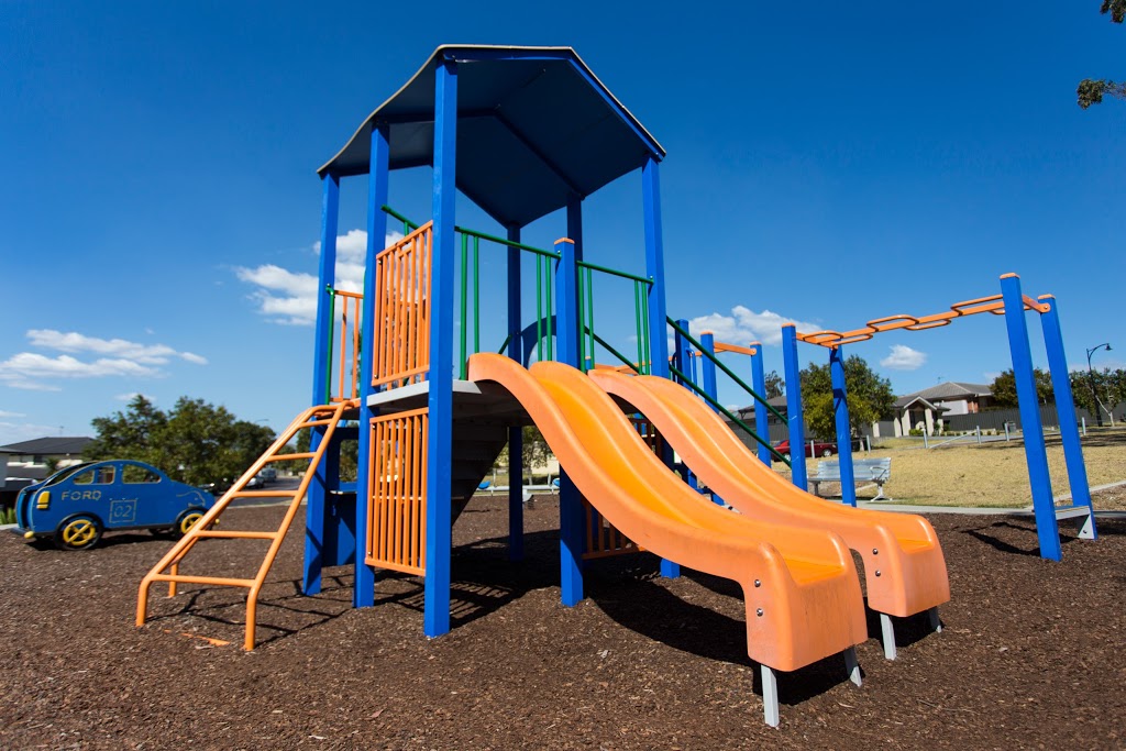 Cameron Park Community Centre Playground | 107 Northlakes Dr, Cameron Park NSW 2285, Australia | Phone: (02) 4908 1140