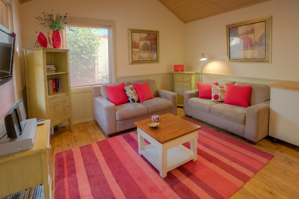 Autumn Affair Cottage 6 | lodging | 1 Prices Rd, Bright VIC 3741, Australia | 0412532260 OR +61 412 532 260