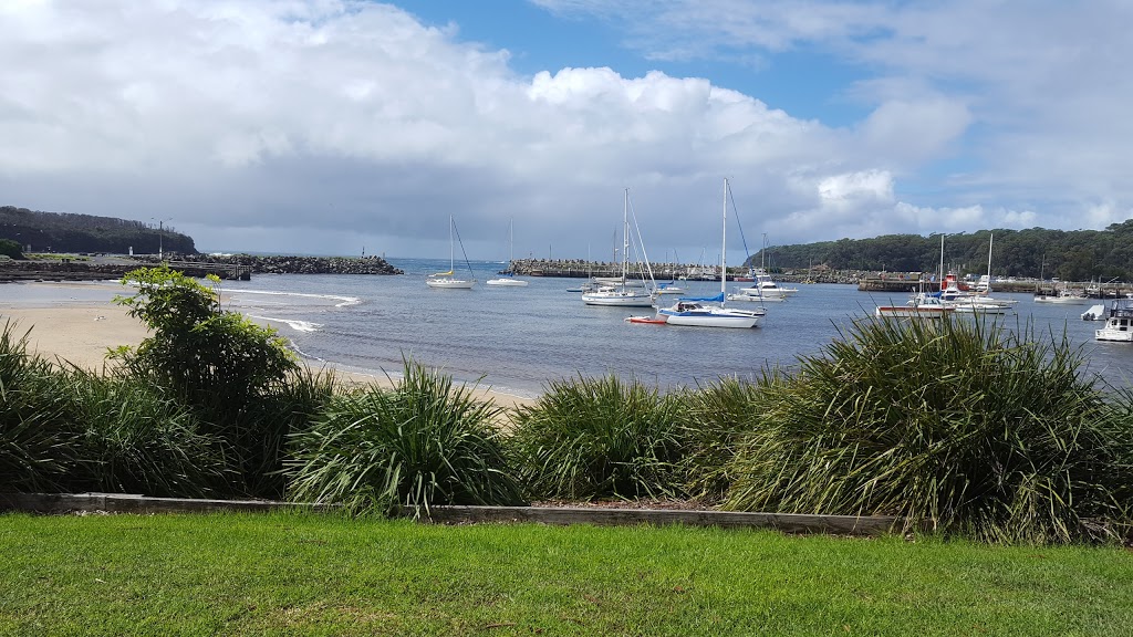 Shoalhaven Visitors Centre - Ulladulla | travel agency | Civic Centre Princes Highway, Ulladulla NSW 2539, Australia | 0244448820 OR +61 2 4444 8820