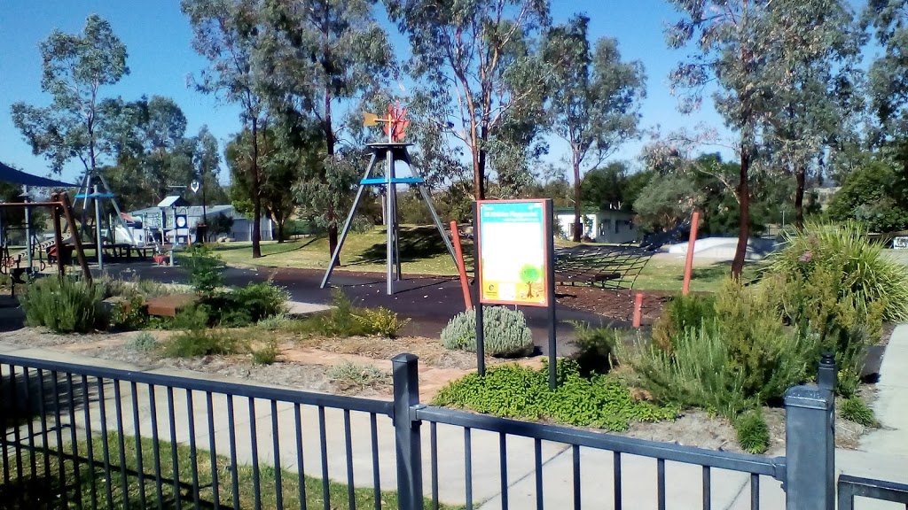Childrens Playground | park | Broadway E, Texas QLD, Australia | 0746717400 OR +61 7 4671 7400
